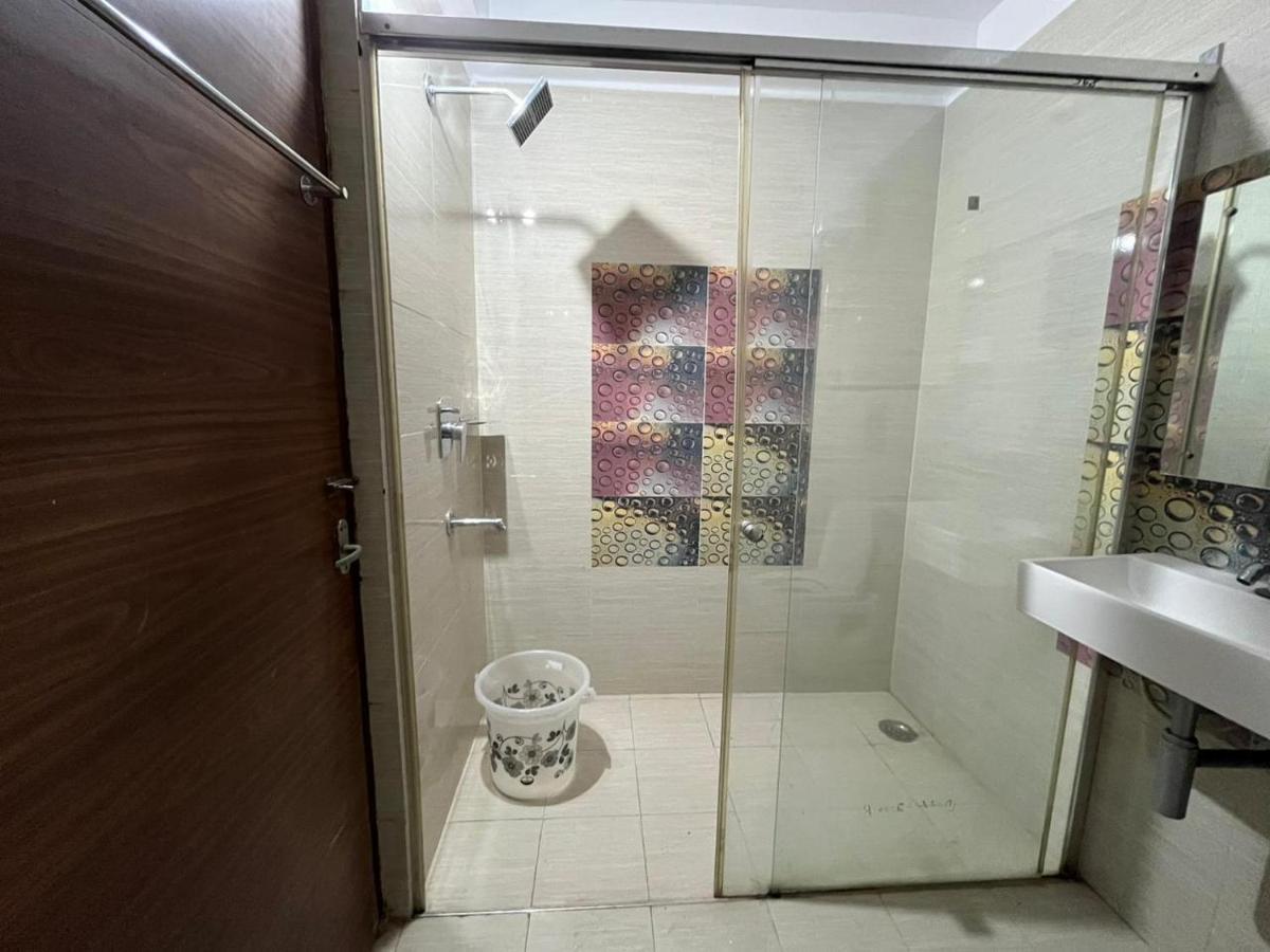 ויסאקפאטנם Beach Town Hotel מראה חיצוני תמונה