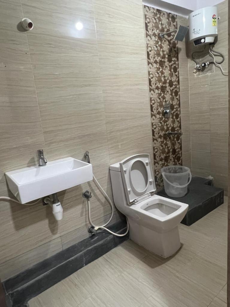 ויסאקפאטנם Beach Town Hotel מראה חיצוני תמונה