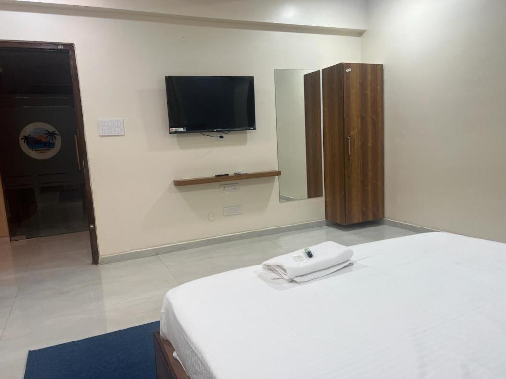ויסאקפאטנם Beach Town Hotel מראה חיצוני תמונה