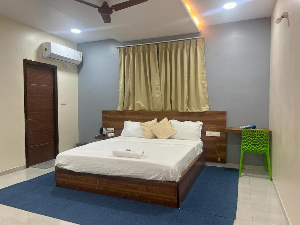 ויסאקפאטנם Beach Town Hotel מראה חיצוני תמונה