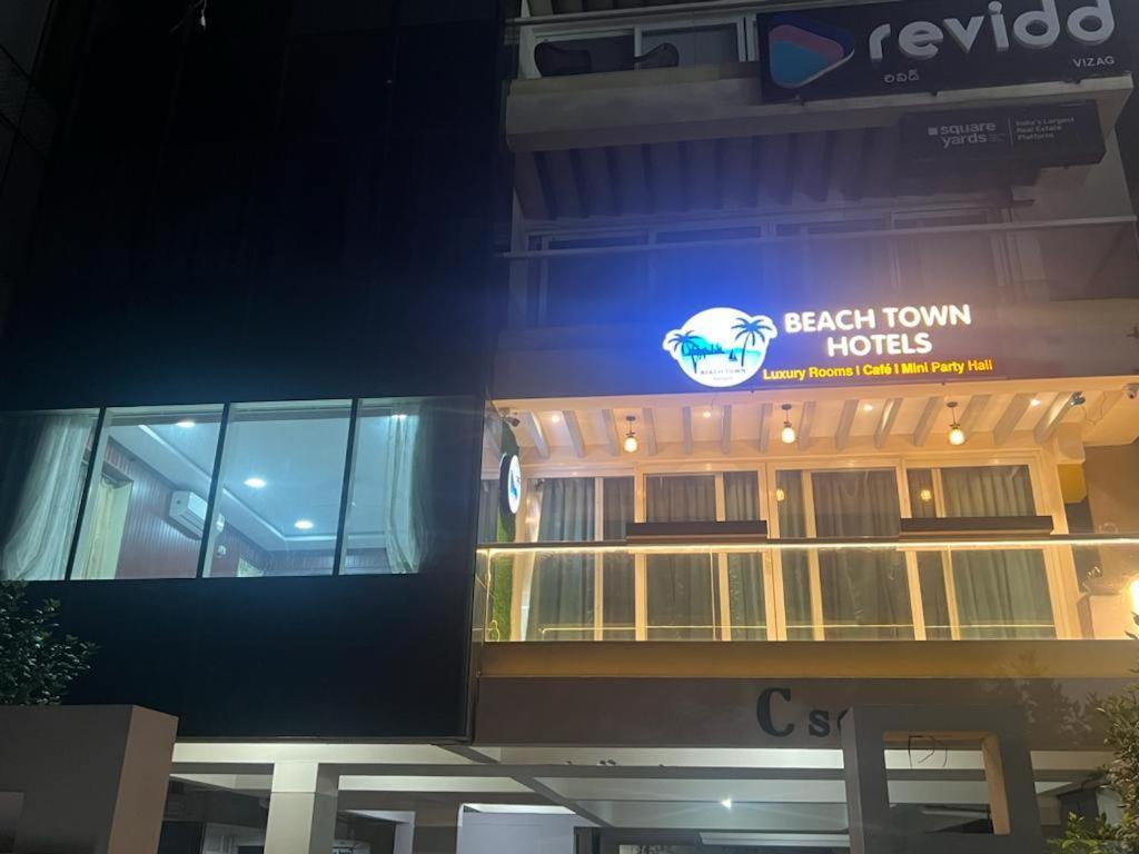 ויסאקפאטנם Beach Town Hotel מראה חיצוני תמונה